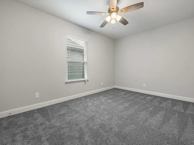 2355 Spring Park Blvd — Photo 36