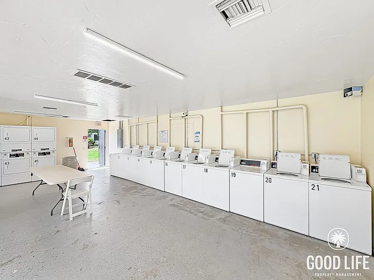 1817 E Grand Ave #36 — Photo 16