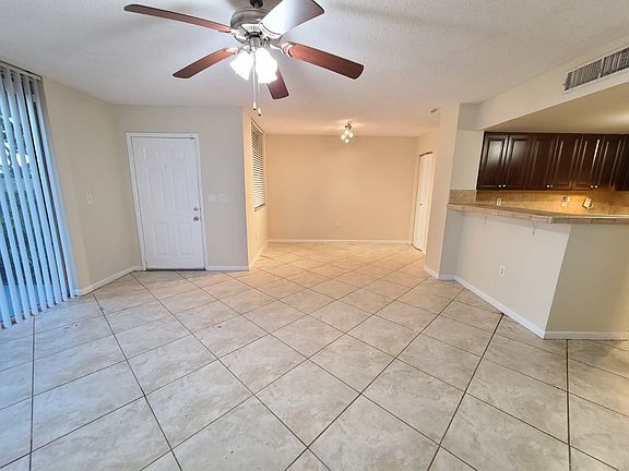 4th image of 1727 Village Blvd #102-1
