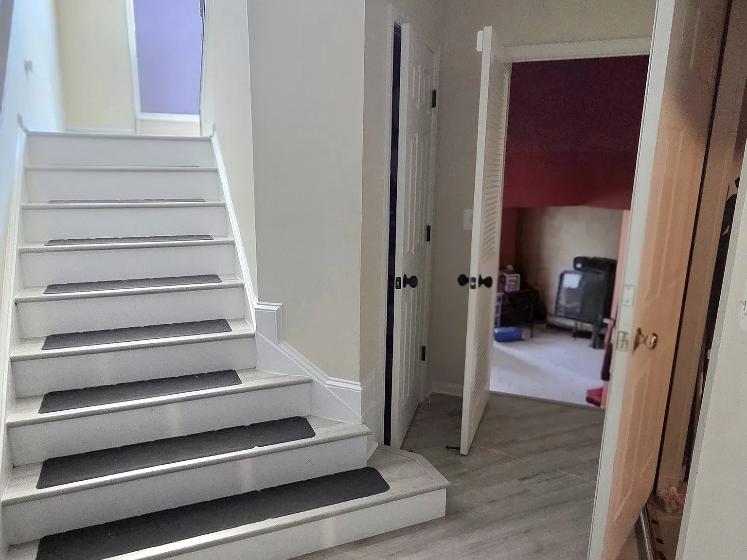 3 bed, 2316 sqft, $3,300 — Photo 3