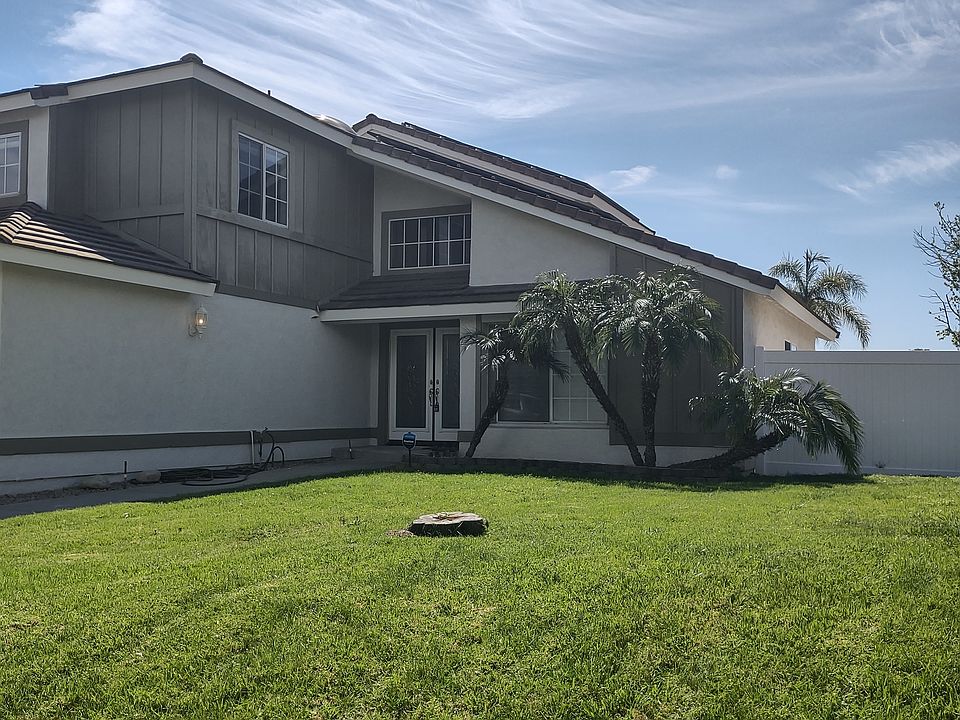 1st image of 40487 Yardley Ct