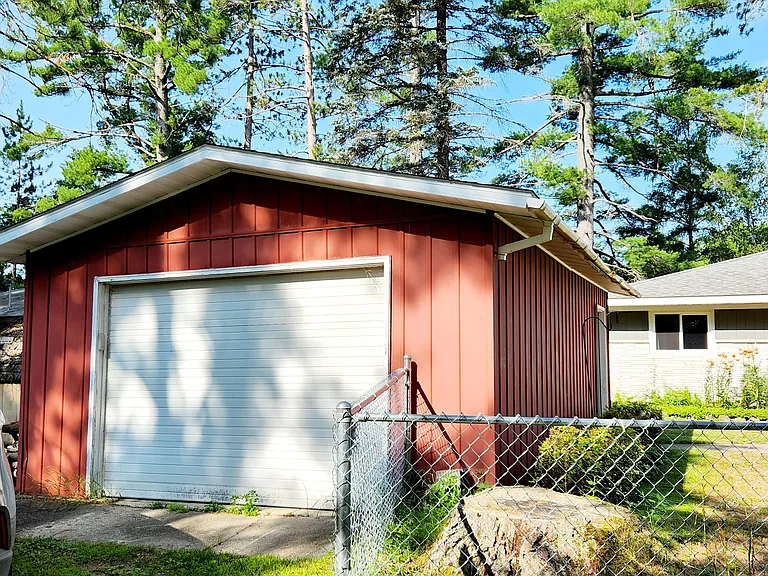 Detached Garage