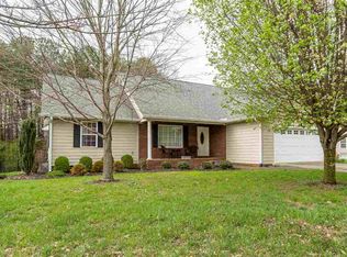 217 Shaddows Lawn Dr, Athens, TN 37303