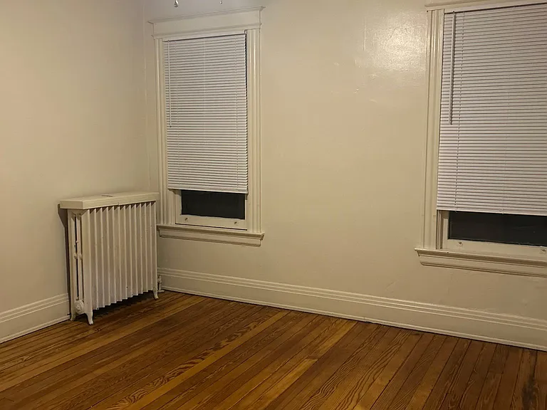 740 E 10th St #2 — Photo 6