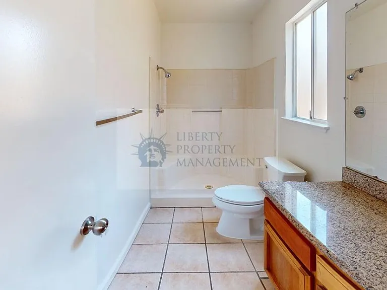 2020 Peggy Ln — Photo 7