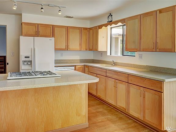 5th image of 3627 Breeze Way NW