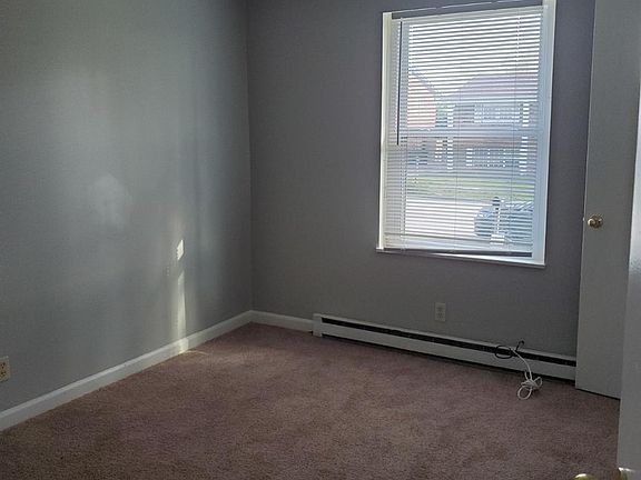 5th image of 3760 Red River Dr