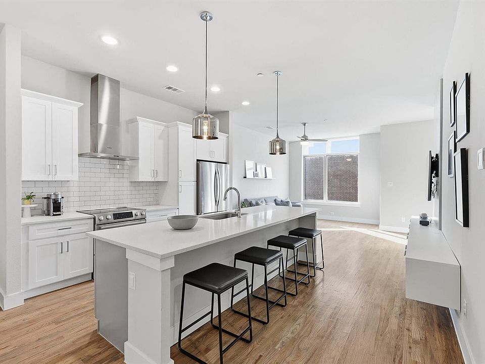 1st image of 2519 Vintage Place Cir