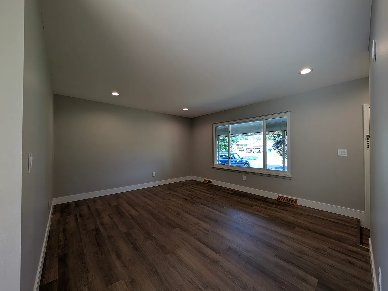 3 bed, 1236 sqft, $2,095 — Photo 3