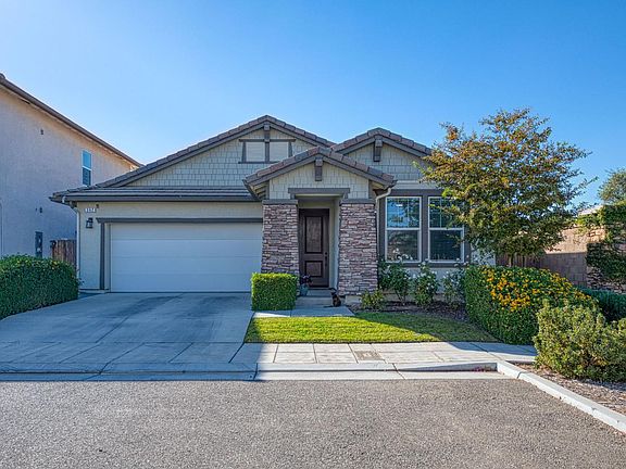3rd image of 362 Atlantica Dr S