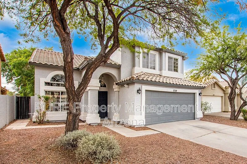 3 bed, 2.0 bath, 2041 sqft, $2,645 — Photo 4