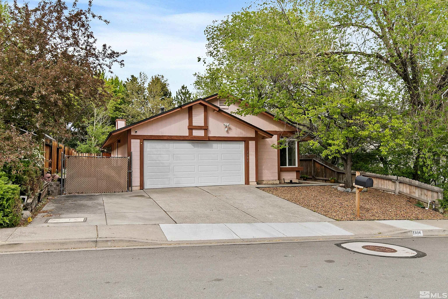 1394 Ambassador Dr photo 1