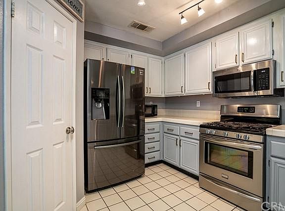 3rd image of 31047 Larchwood St