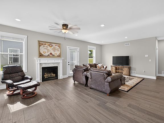 3rd image of 144 Bristle Way
