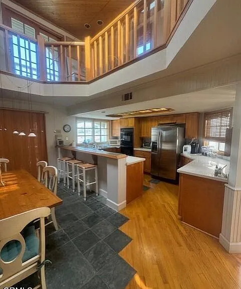 945 Sharon Ln — Photo 8
