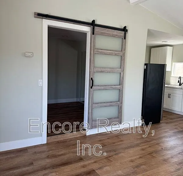 2776 Vista Way — Photo 6