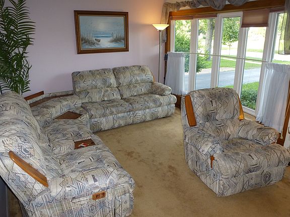 4th image of 618 Parker Dr