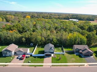 38377 Hunters Ridge Trl, North Branch, MN 55056