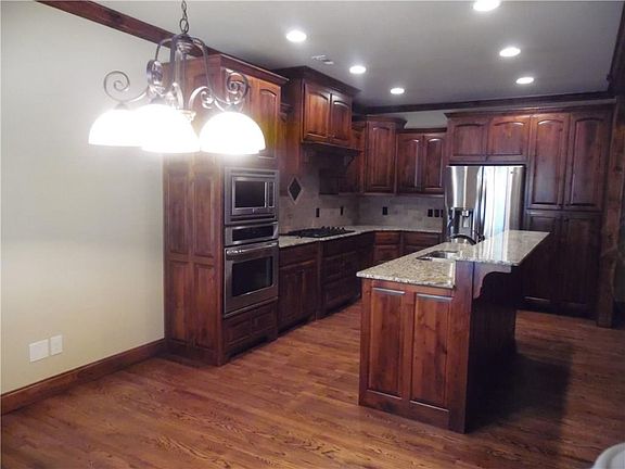 5th image of 5601 W Murfield Dr
