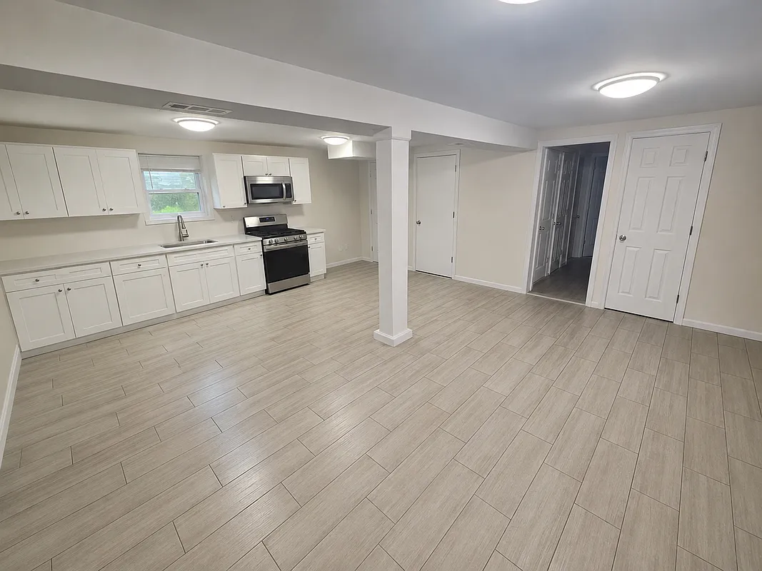 2 bed, 1.0 bath, 700 sqft, $2,500 — Photo 1
