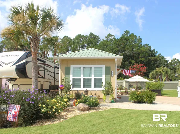 12107 Gateway Dr, Elberta, AL 36530