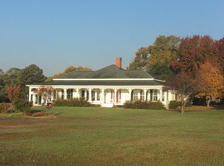 6401 E River Rd, Mobjack, VA 23056