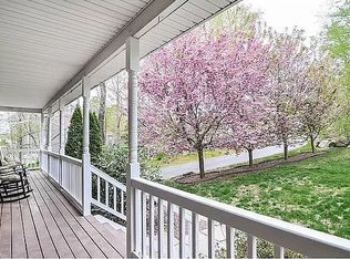 49 E Hill Rd, Cortlandt Manor, NY 10567