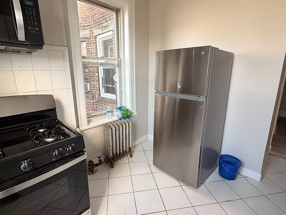 4809 Broadway #12E