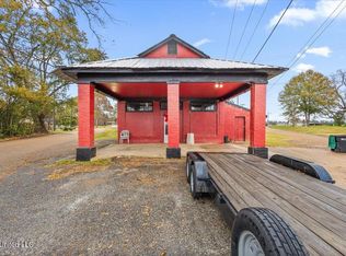 600 Greensboro St, Winona, MS 38967