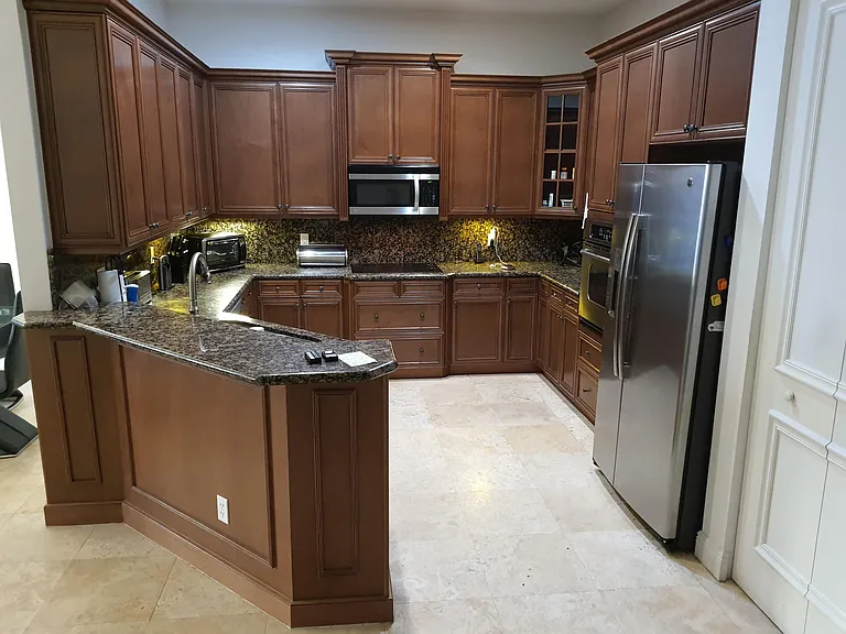 220 NE 69th Cir — Photo 3