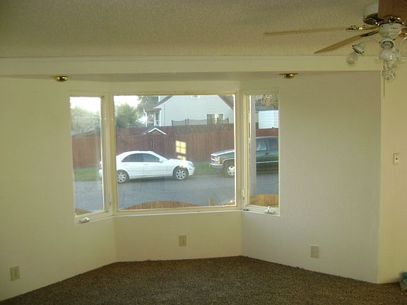 5th image of 1115 S Lawrence St