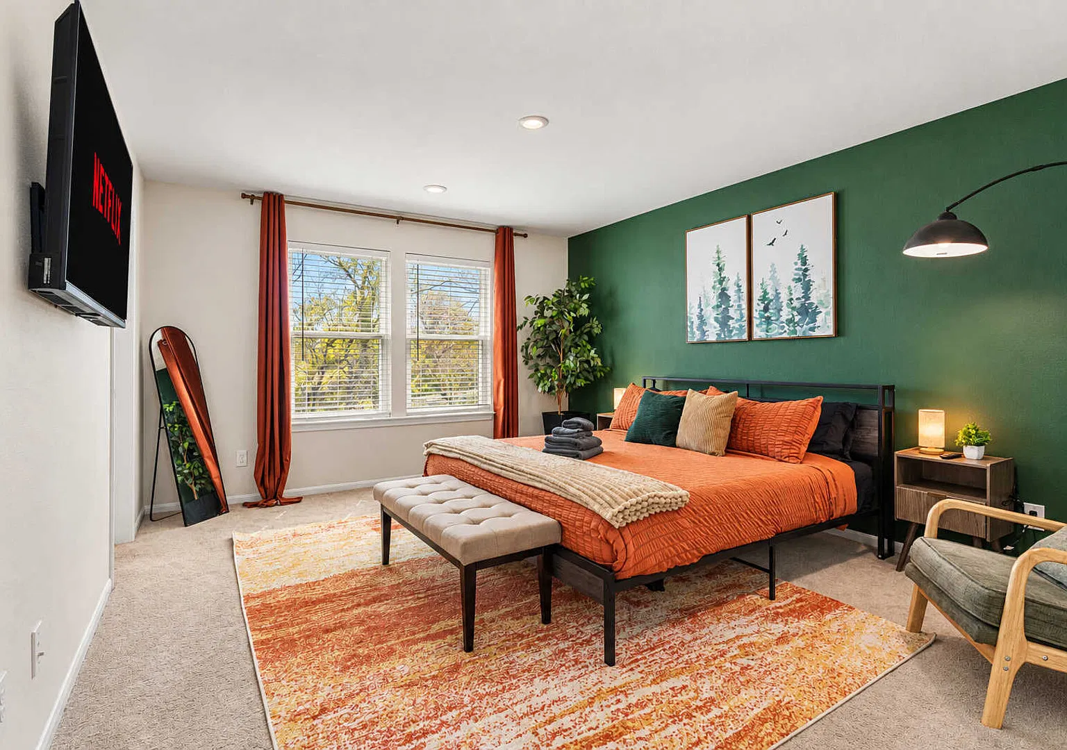 Spacious retreat near NRG, Hobby Airport & NASA — Photo 4