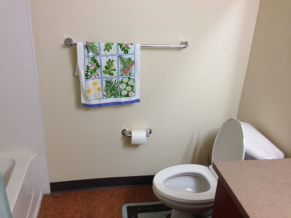 4th image of 906 Dexter Ave N APT L318