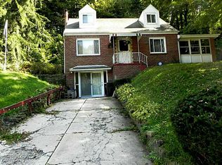 2824 New England Rd, West Mifflin, PA 15122
