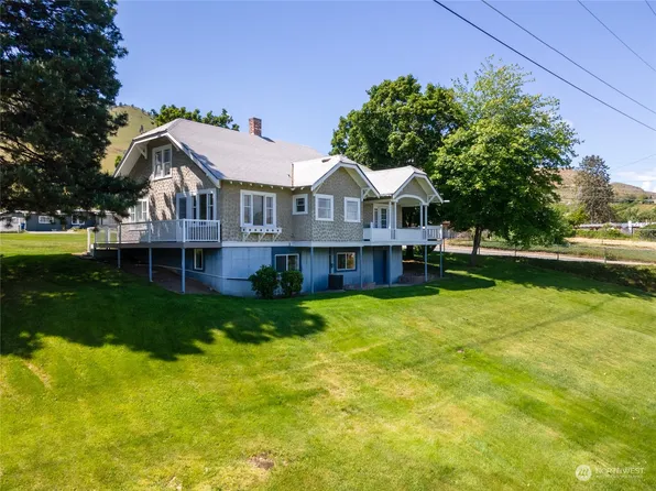 707 S Saunders Street, Chelan, WA 98816