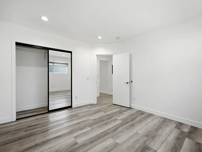 2561 W Avenue 30 #5 — Photo 16
