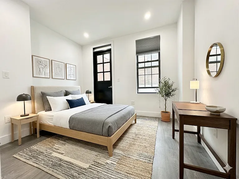 767 Hart St #1RB — Photo 4