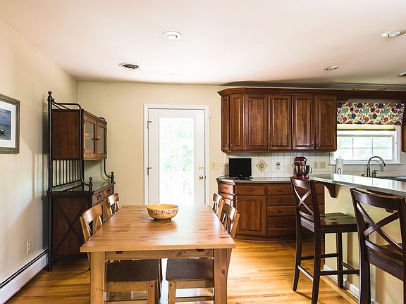 5th image of 1184 Nelson Dr
