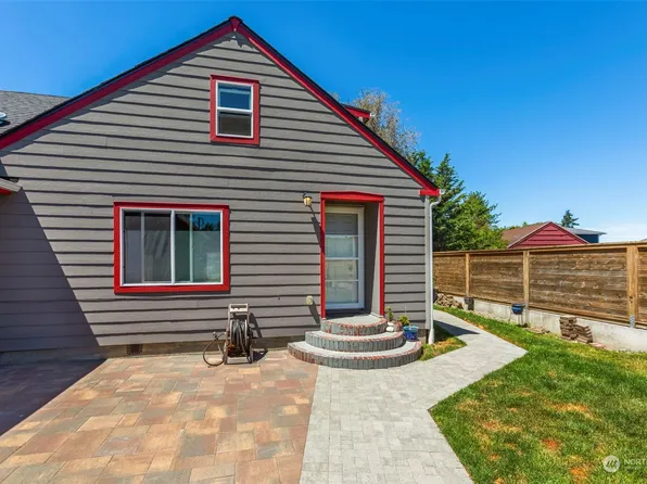 1720 S Walters Road, Tacoma, WA 98465