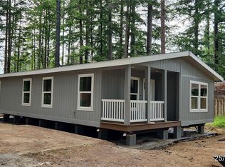 8657 Valley Ct, Maple Falls, WA 98266