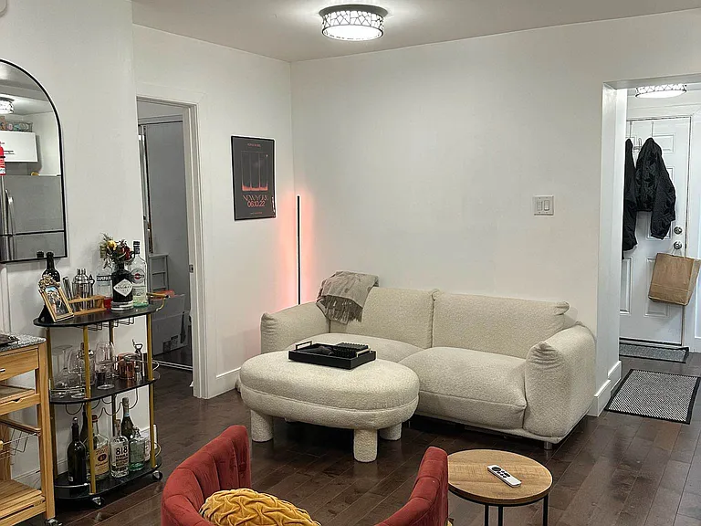 7 W 16th St #8 — Photo 8