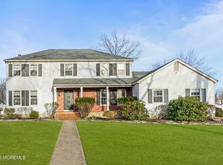 2 Windsor Dr, West Long Branch, NJ 07764