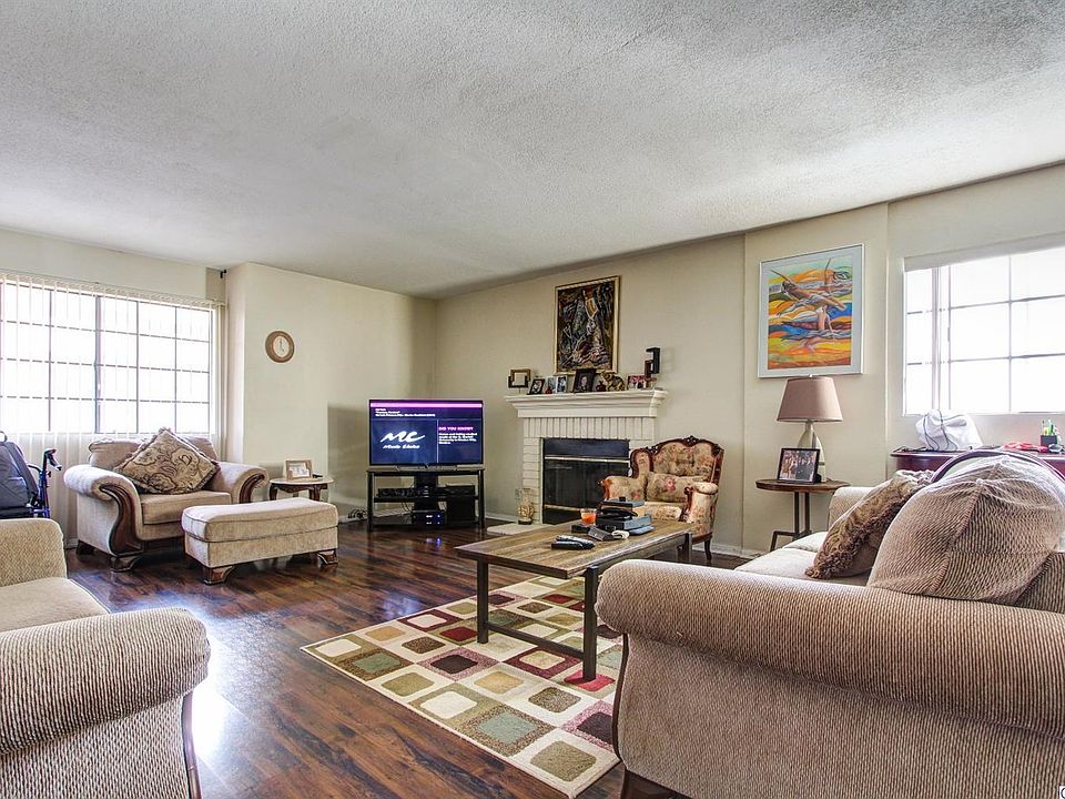 1st image of 9325 Sunland Park Dr APT 36