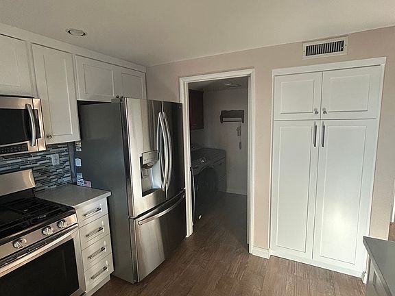 5th image of 15 Saint Christophers Ln