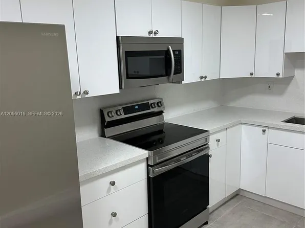 10090 NW 80th Ct, Hialeah Gardens, FL