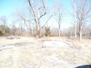 9251 Renken Rd, Staunton, IL 62088