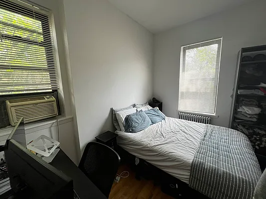Rented by Salon Realty Corp | media 12