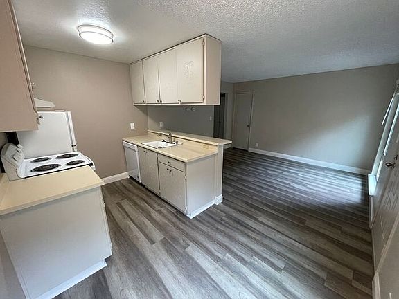4th image of 2114 H St