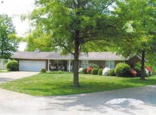 8956 Kleeman Dr, Tell City, IN 47586