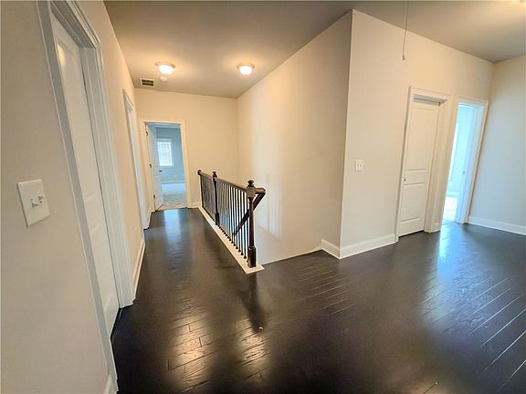 4th image of 4844 Albany Way